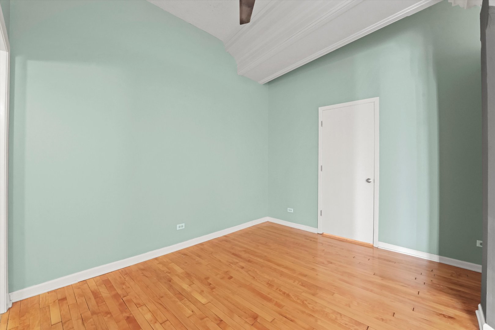 3323 N Paulina Street Unit: 3D