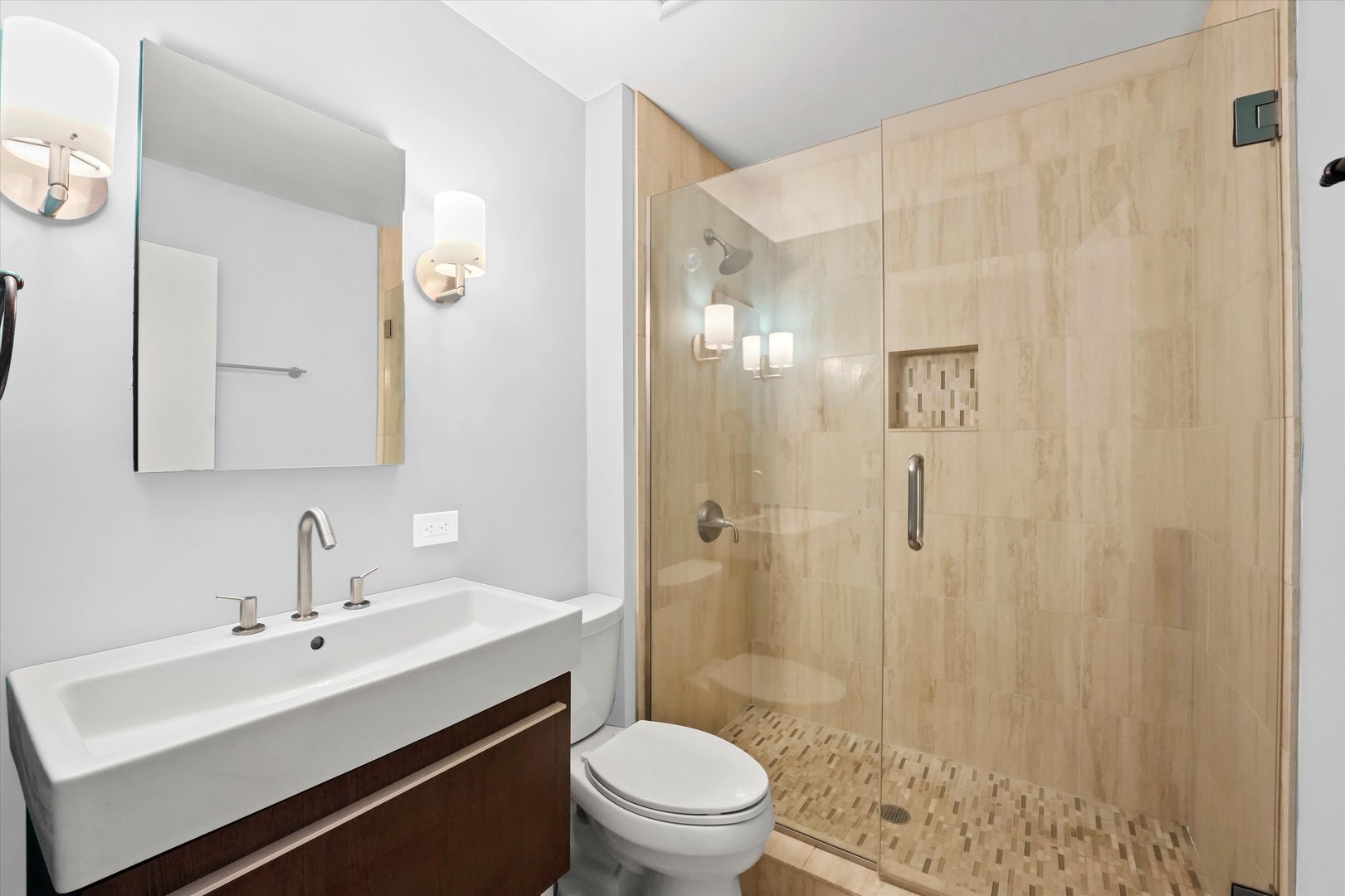 3323 N Paulina Street Unit: 3D