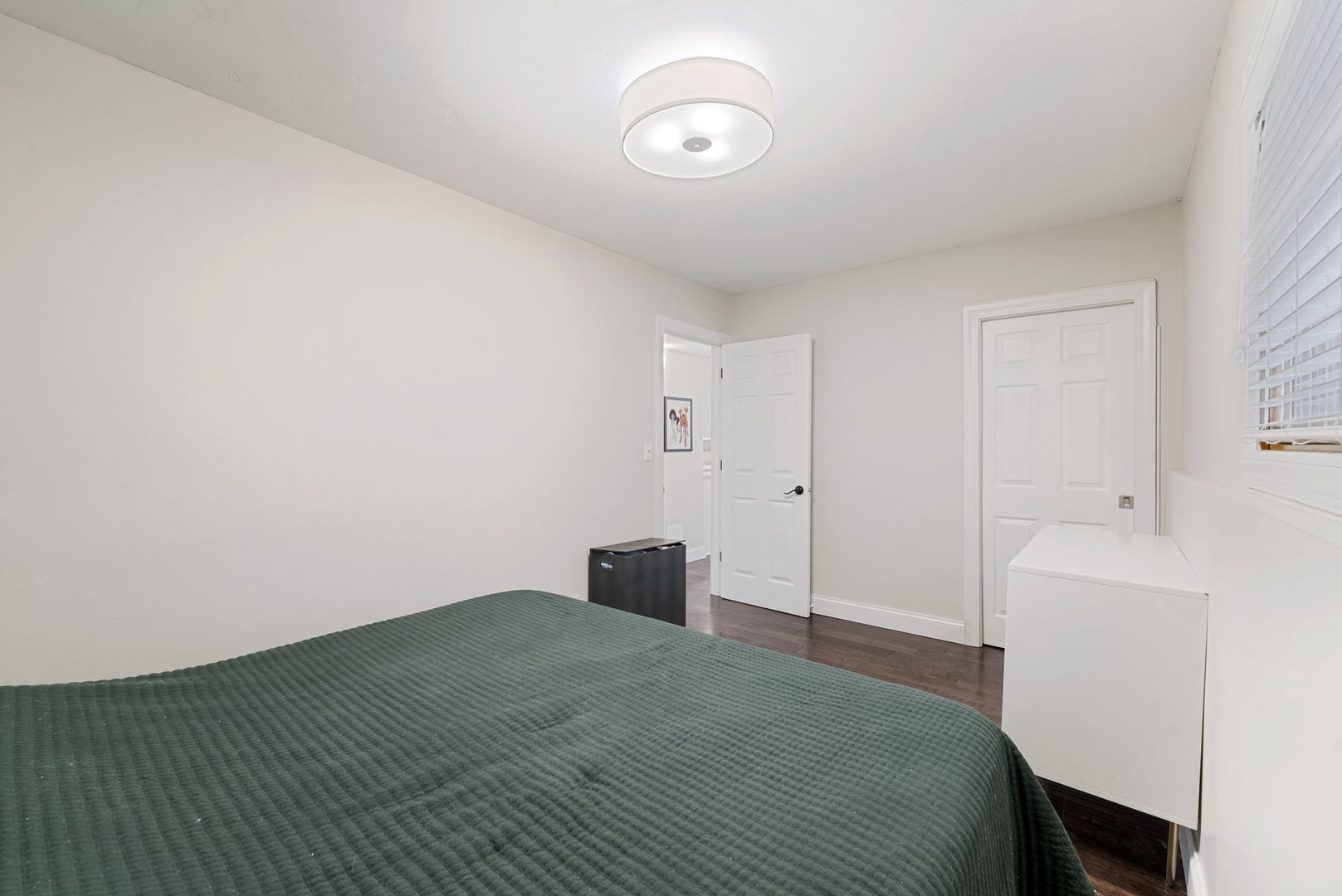1728 W Barry Avenue Unit: 1