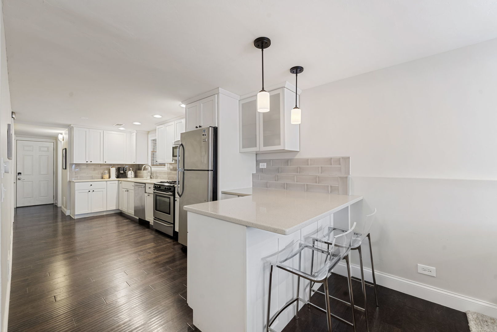 1728 W Barry Avenue Unit: 1