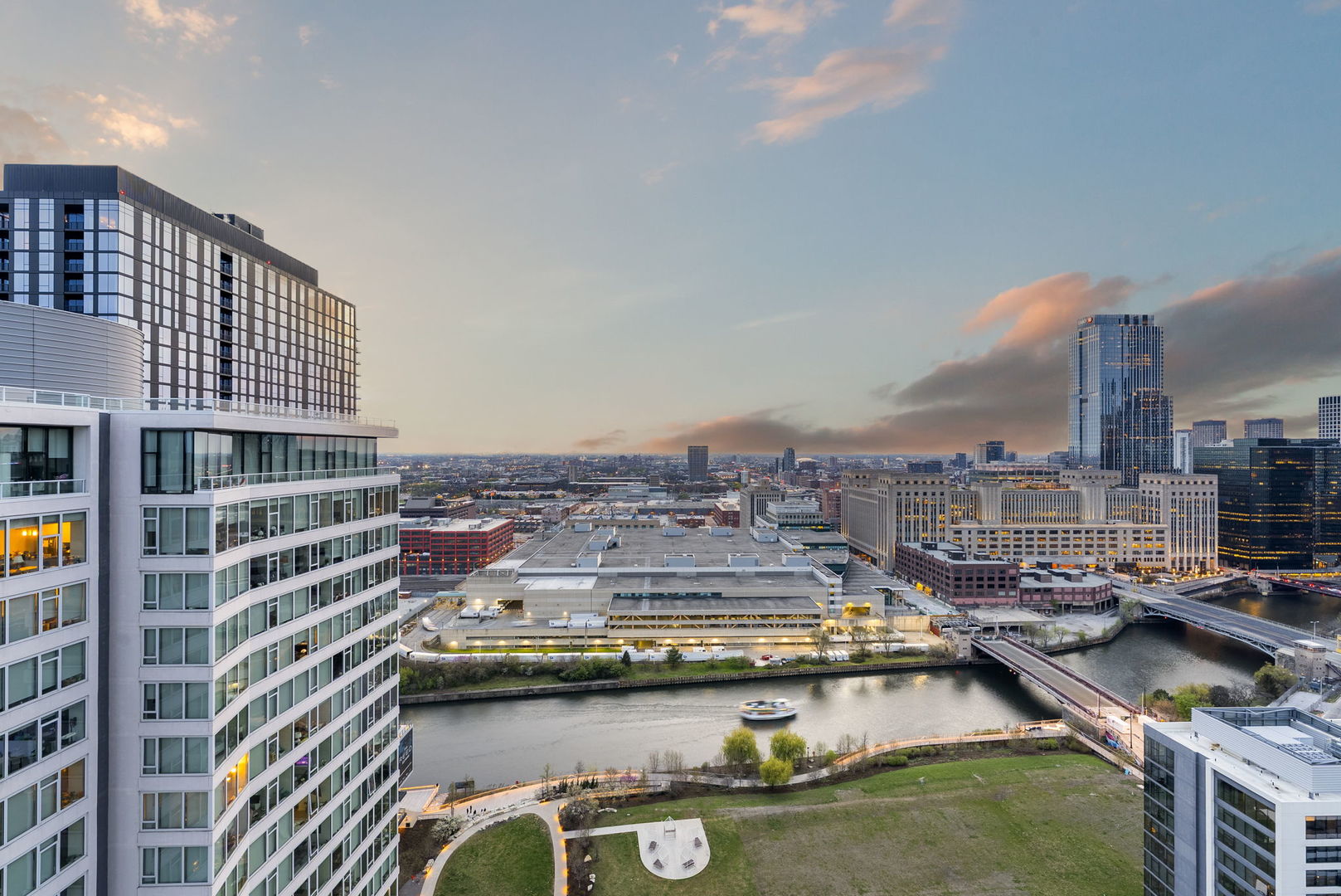 701 S Wells Street Unit: 3105