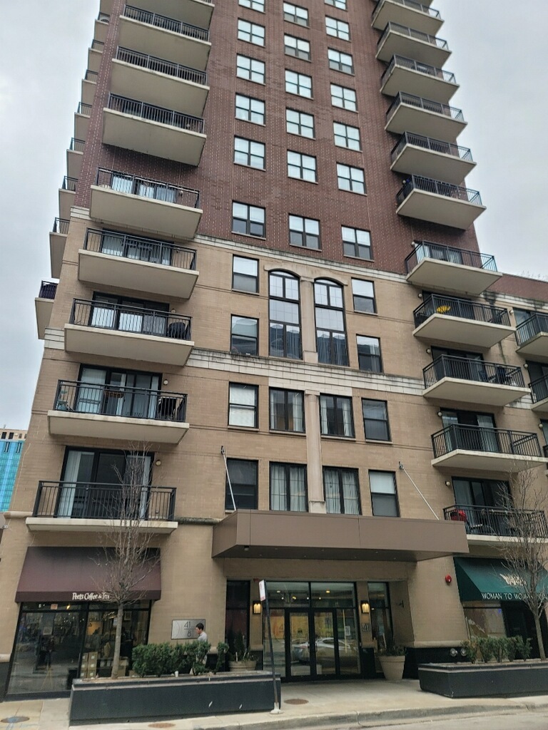41 E 8th Street Unit: 3004