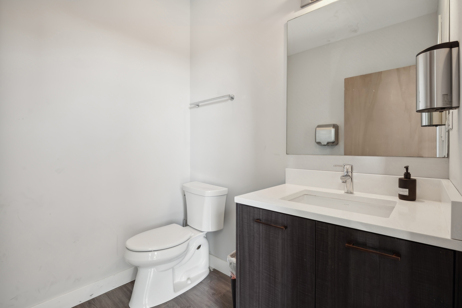 4027 N Broadway Street Unit: 204