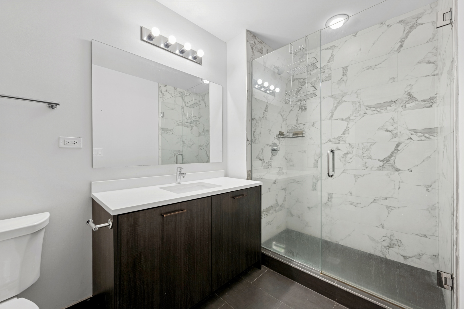4027 N Broadway Street Unit: 204