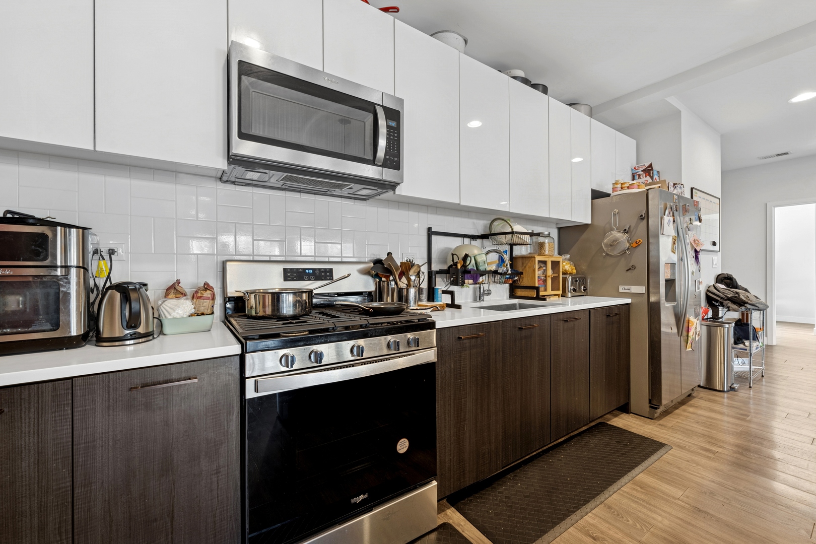 4027 N Broadway Street Unit: 204