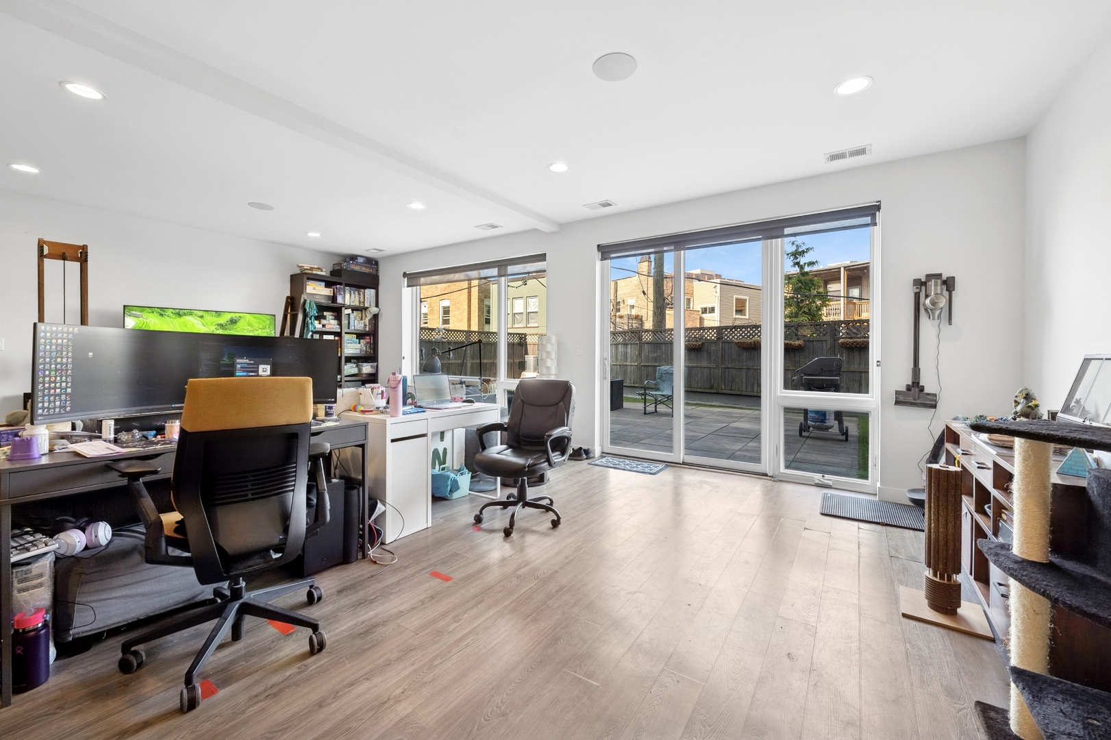 4027 N Broadway Street Unit: 204