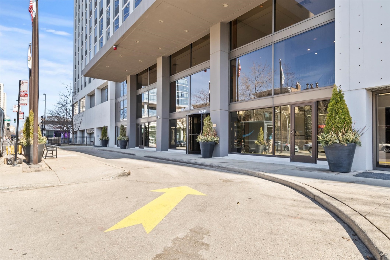4343 N CLARENDON Avenue Unit: 1301