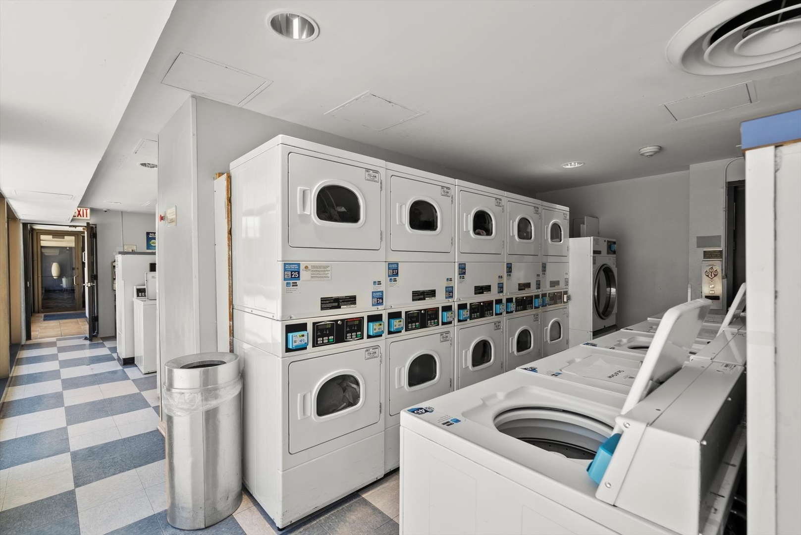 4343 N CLARENDON Avenue Unit: 1301