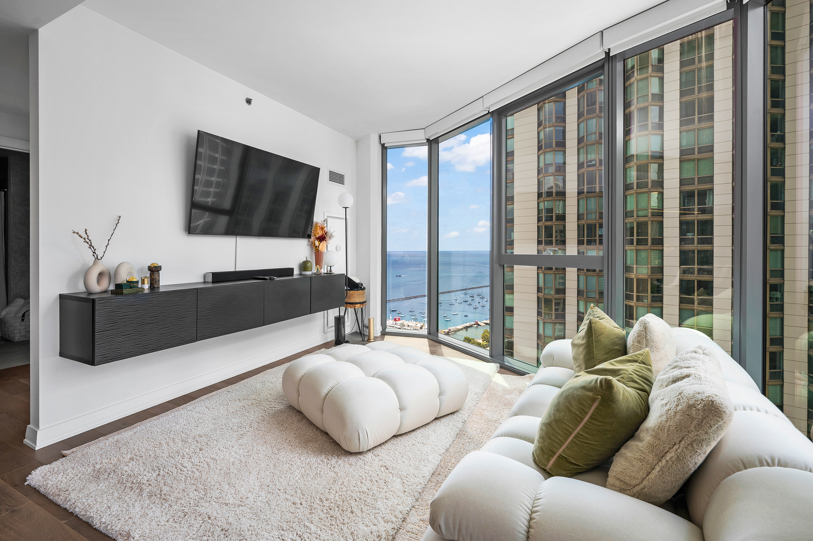 211 N Harbor Drive Unit: 2101