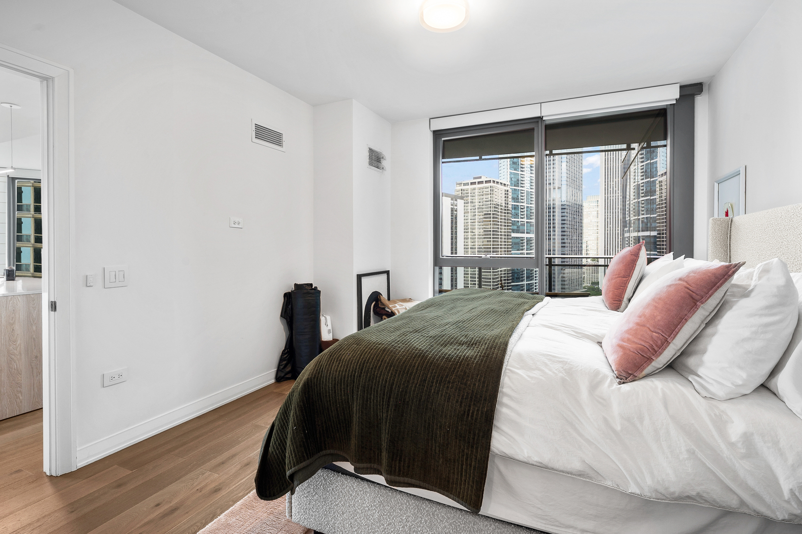 211 N Harbor Drive Unit: 2101