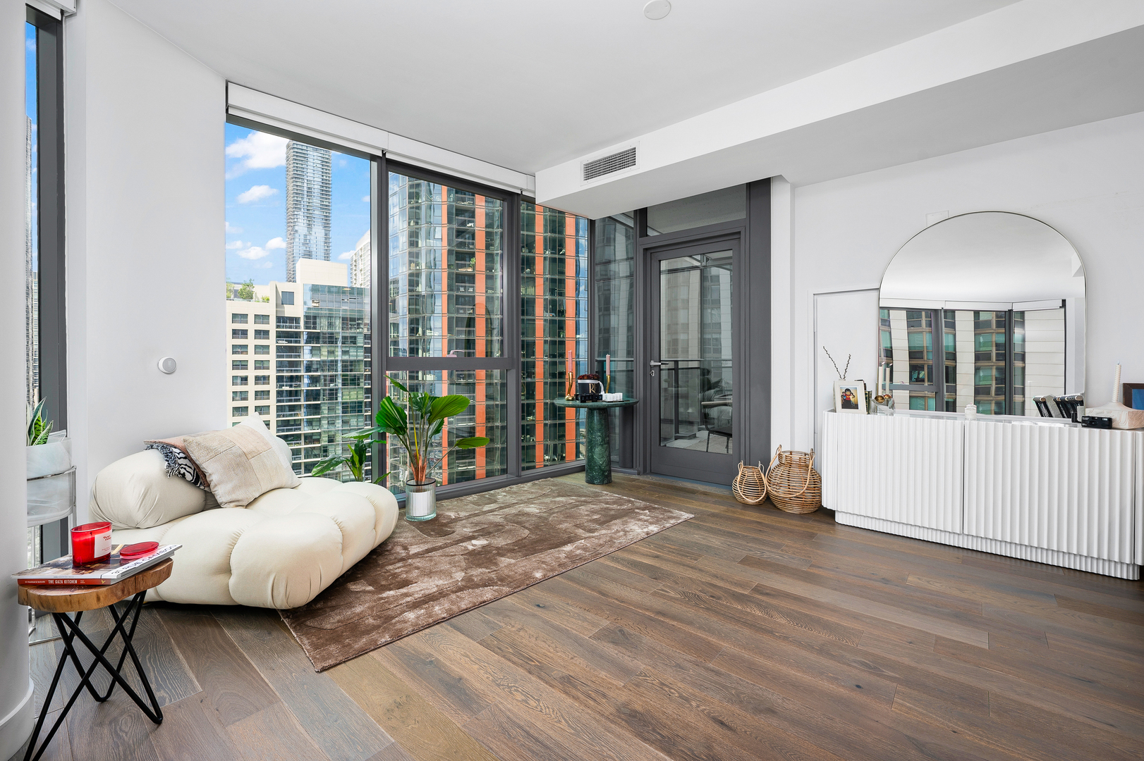 211 N Harbor Drive Unit: 2101