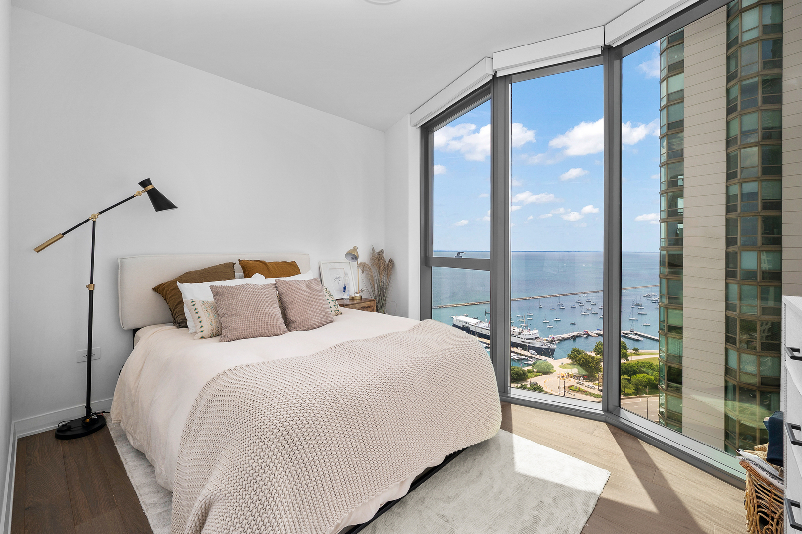211 N Harbor Drive Unit: 2101