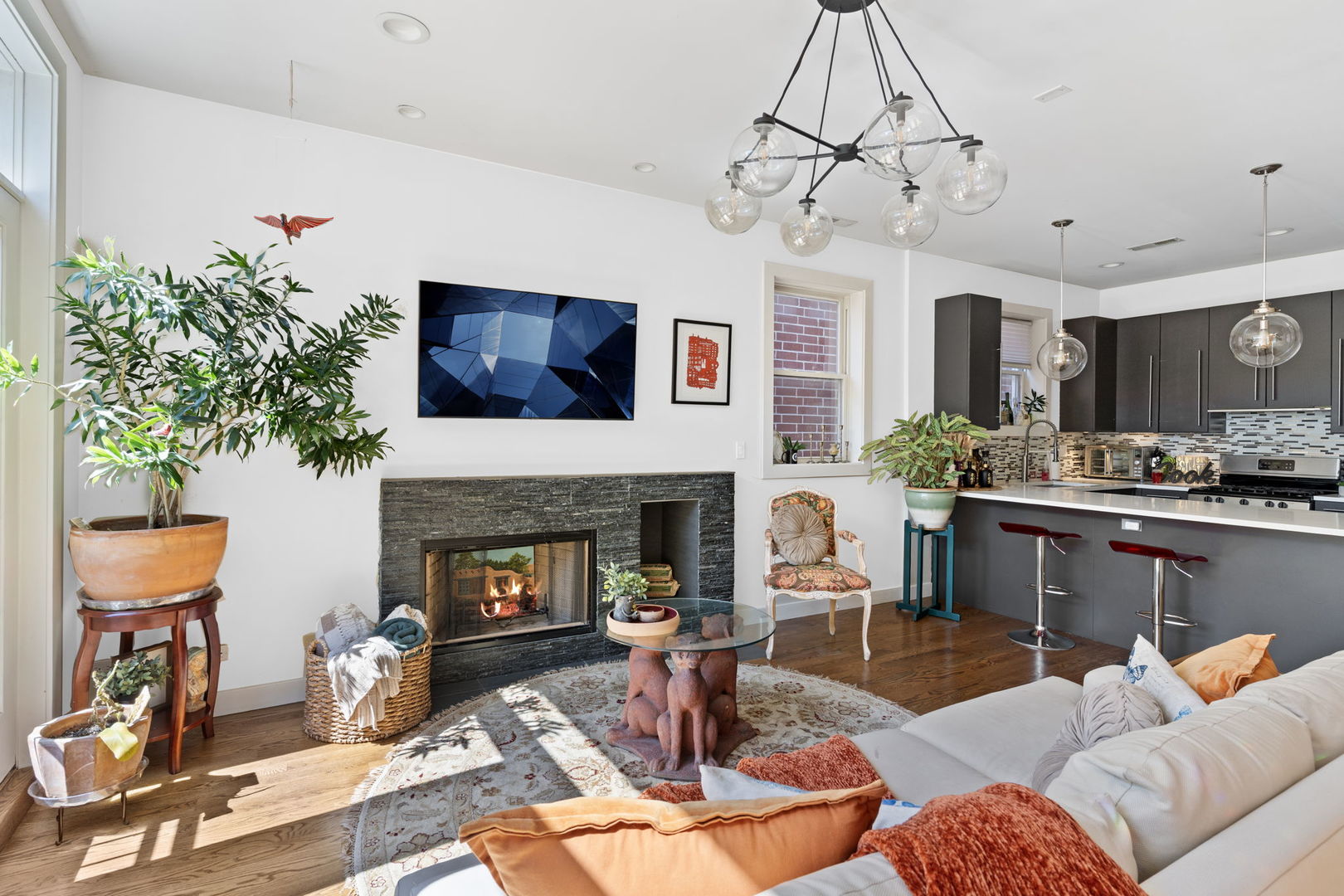 2708 W Thomas Street Unit: 2