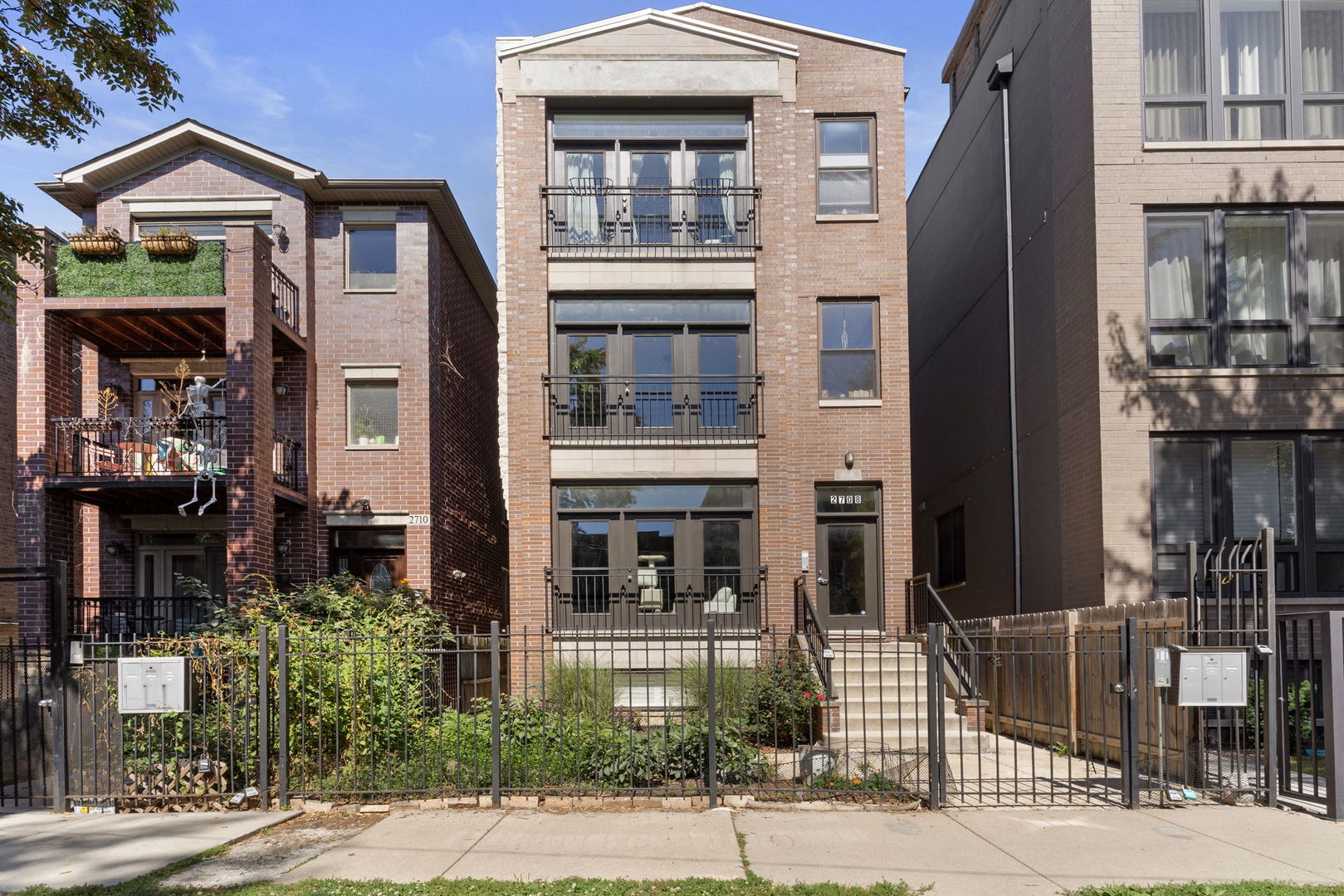 2708 W Thomas Street Unit: 2