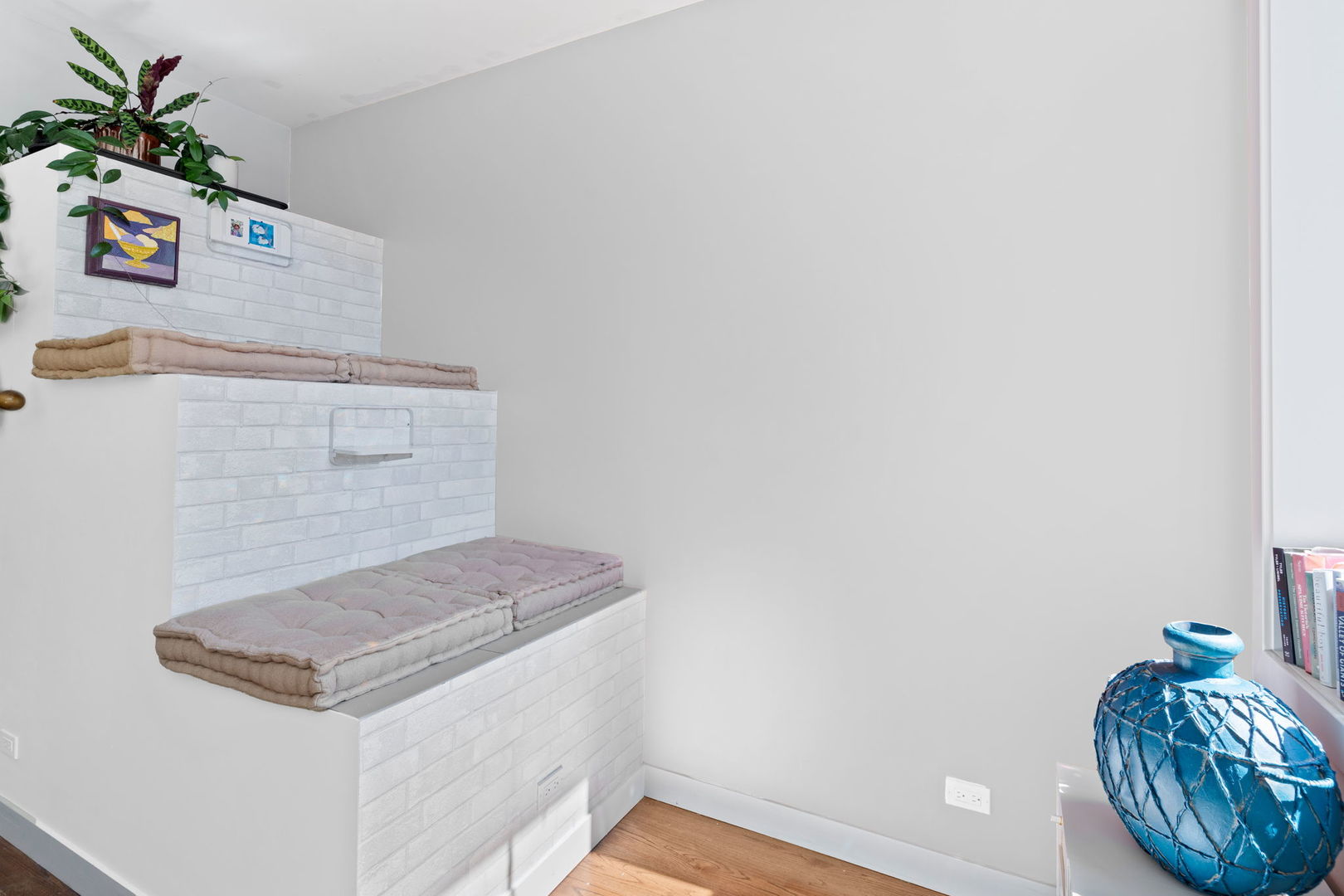 2708 W Thomas Street Unit: 2