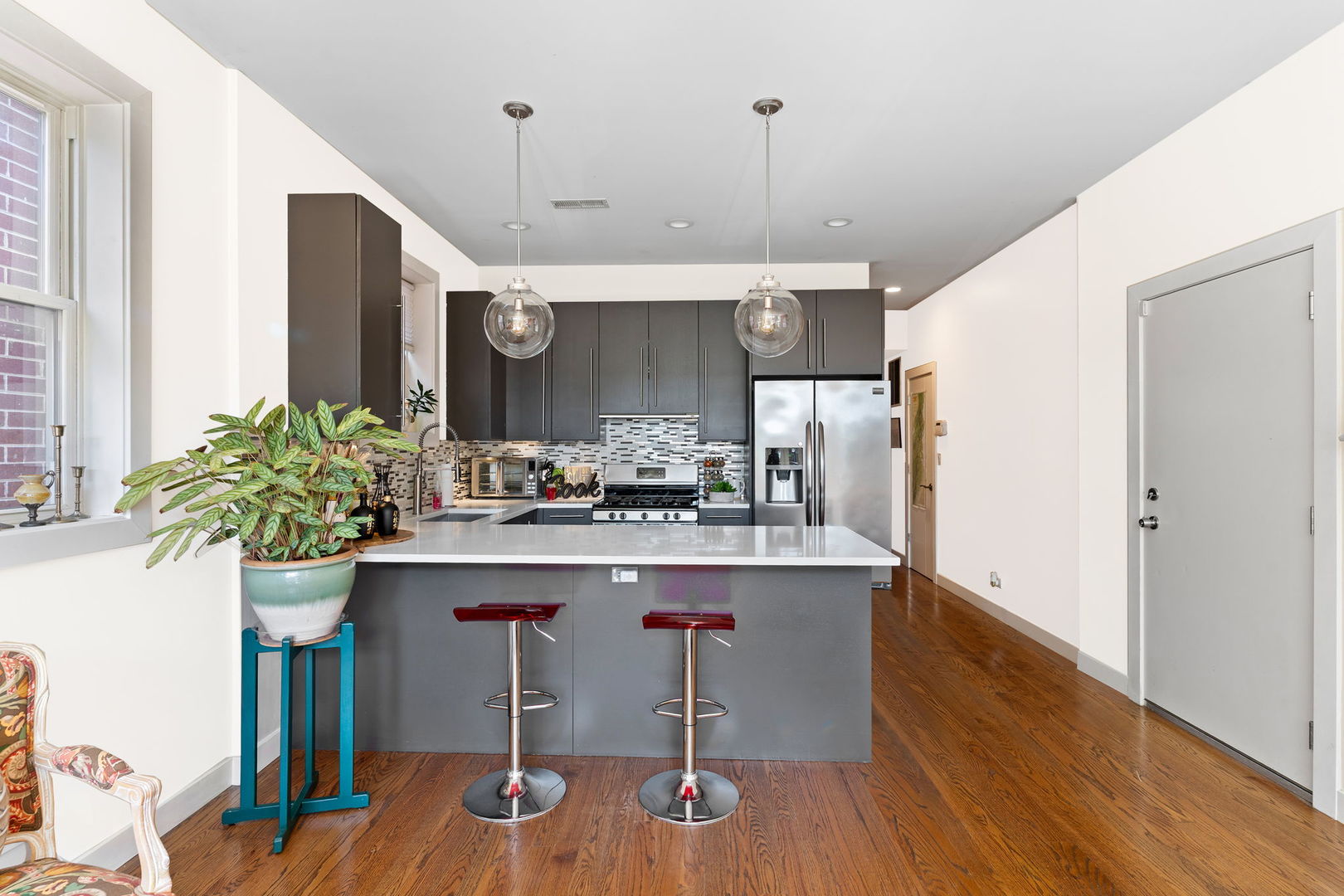 2708 W Thomas Street Unit: 2