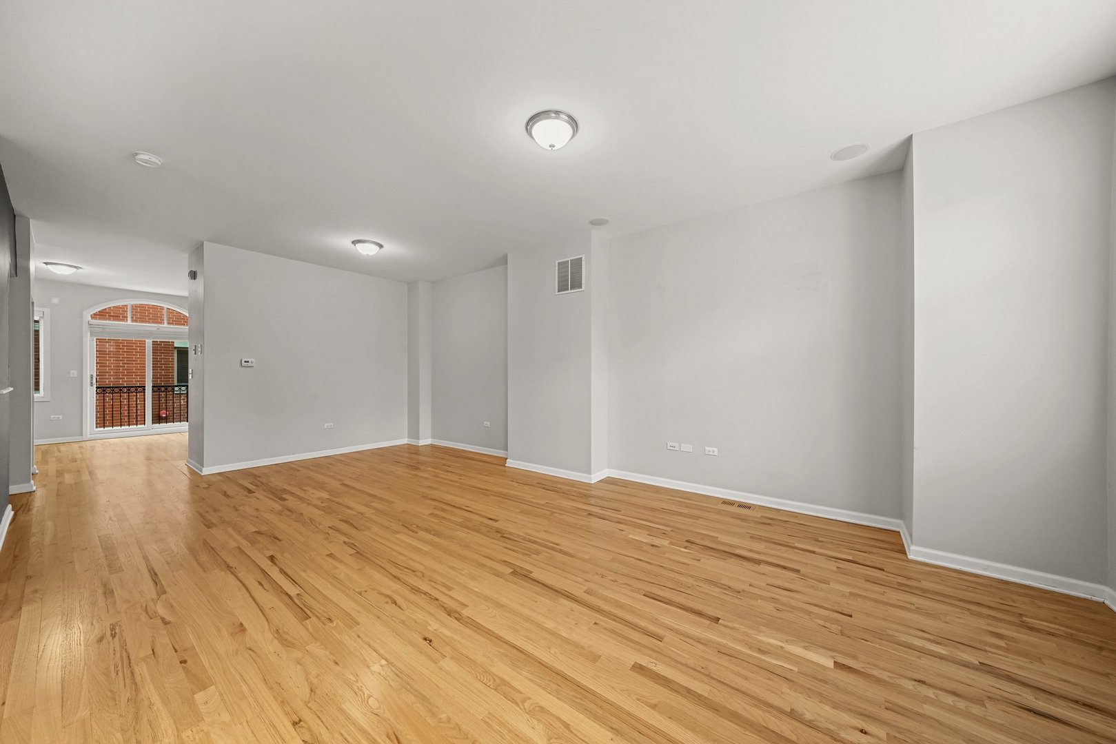 1703 S Prairie Avenue