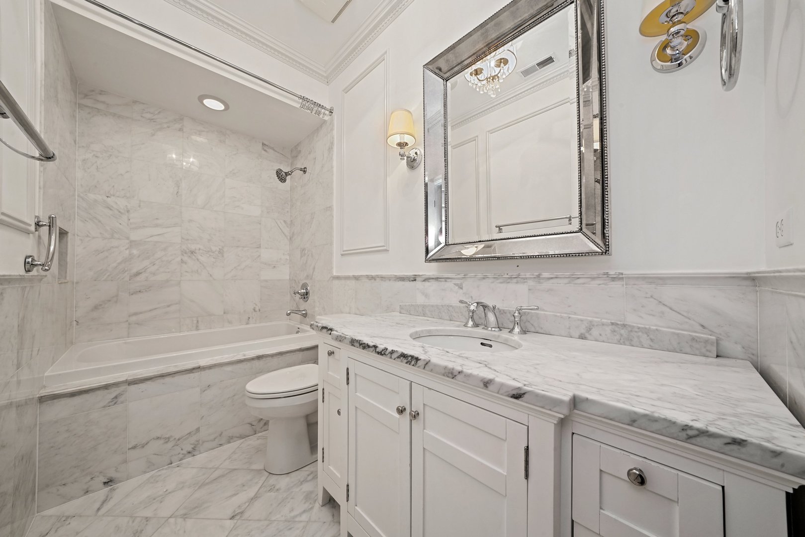 1703 S Prairie Avenue