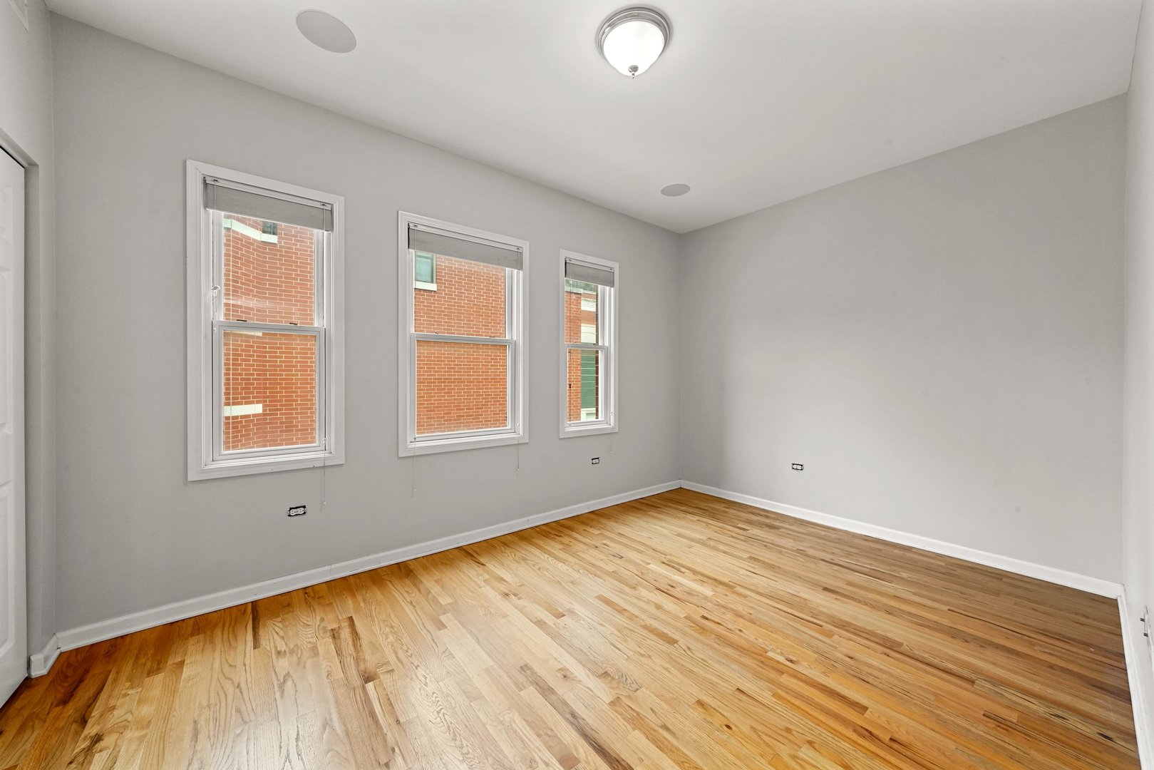 1703 S Prairie Avenue