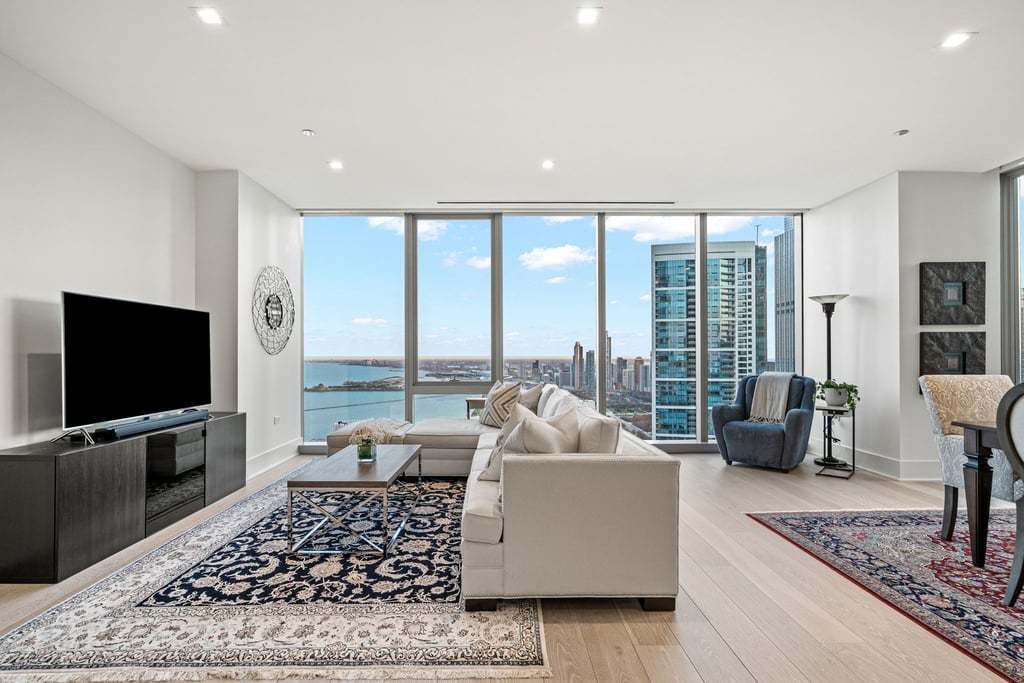363 E Wacker Drive Unit: 4103