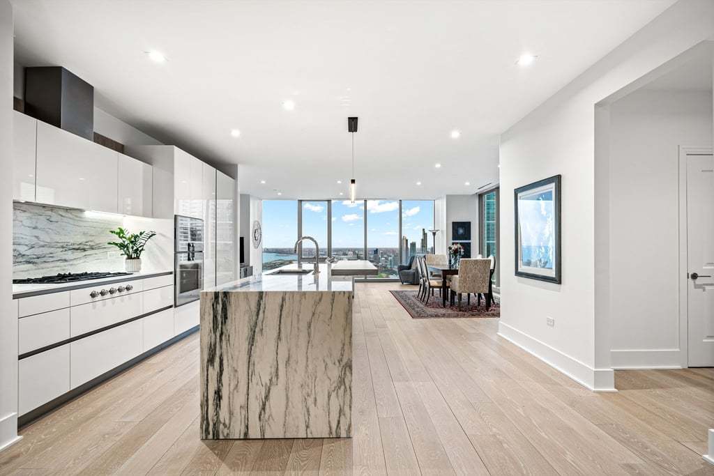 363 E Wacker Drive Unit: 4103