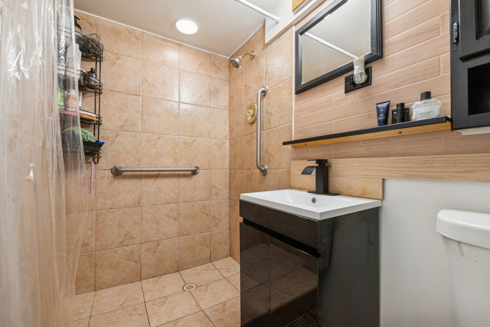 1235 N Elmwood Avenue