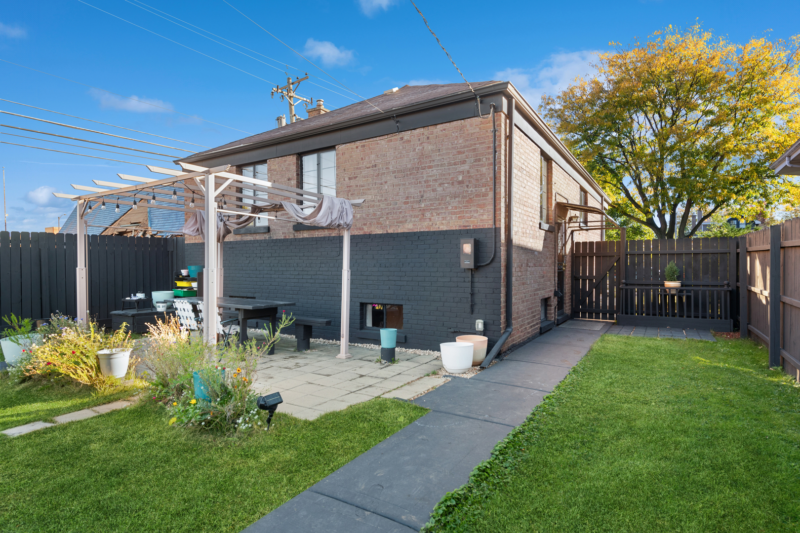 1235 N Elmwood Avenue