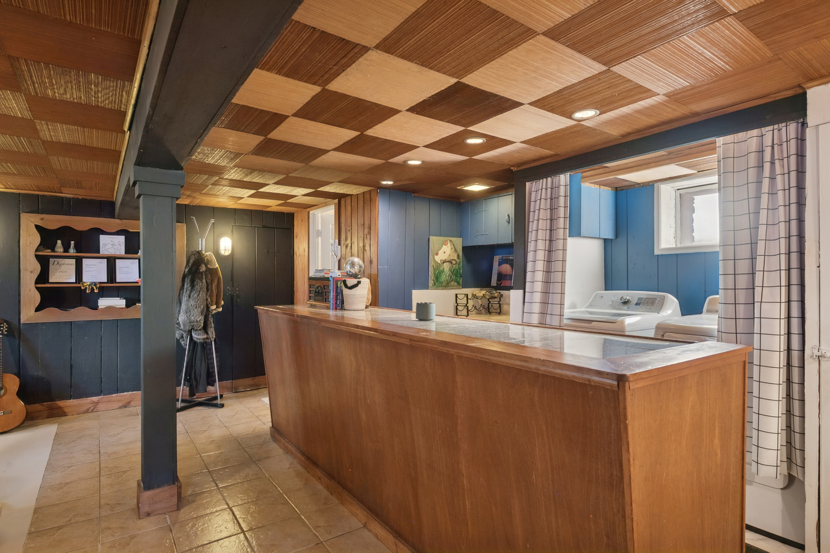 1235 N Elmwood Avenue