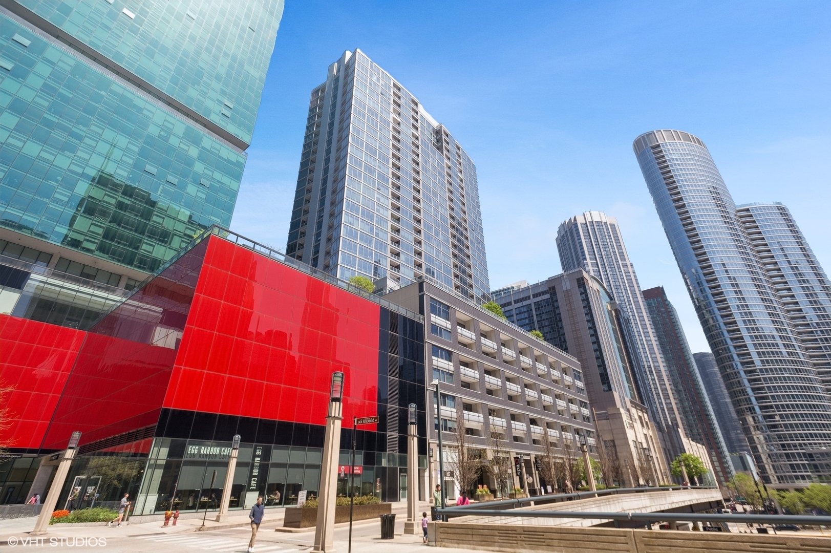 240 E Illinois Street Unit: 607