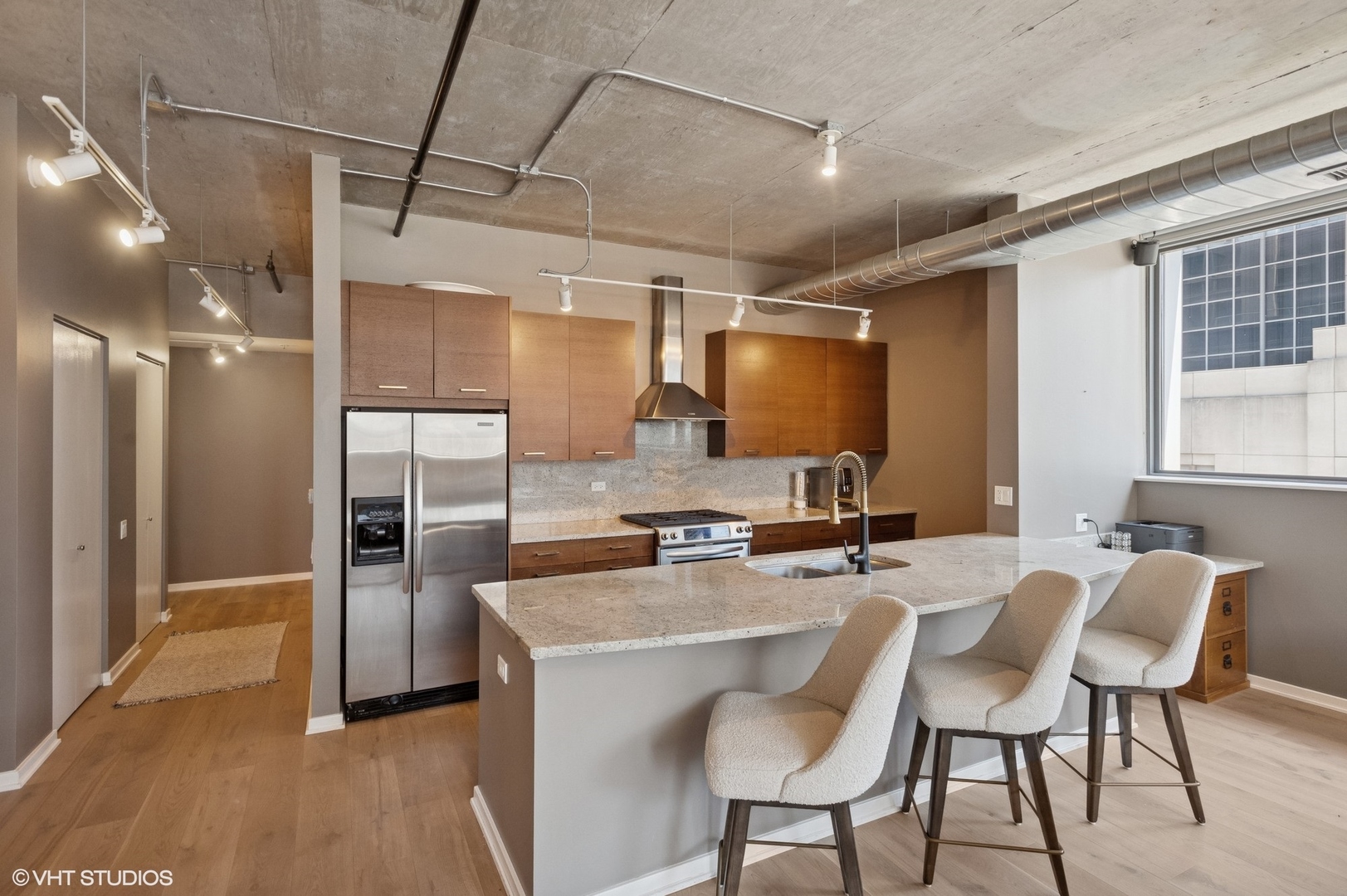 240 E Illinois Street Unit: 607