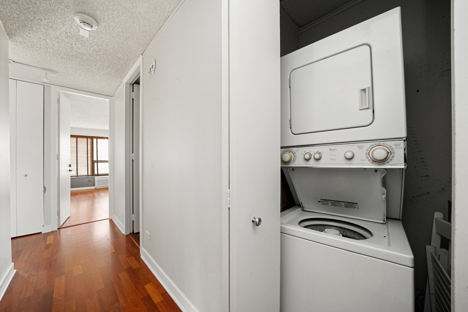 30 E Huron Street Unit: 1904