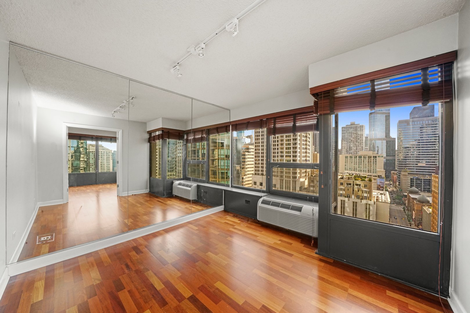 30 E Huron Street Unit: 1904