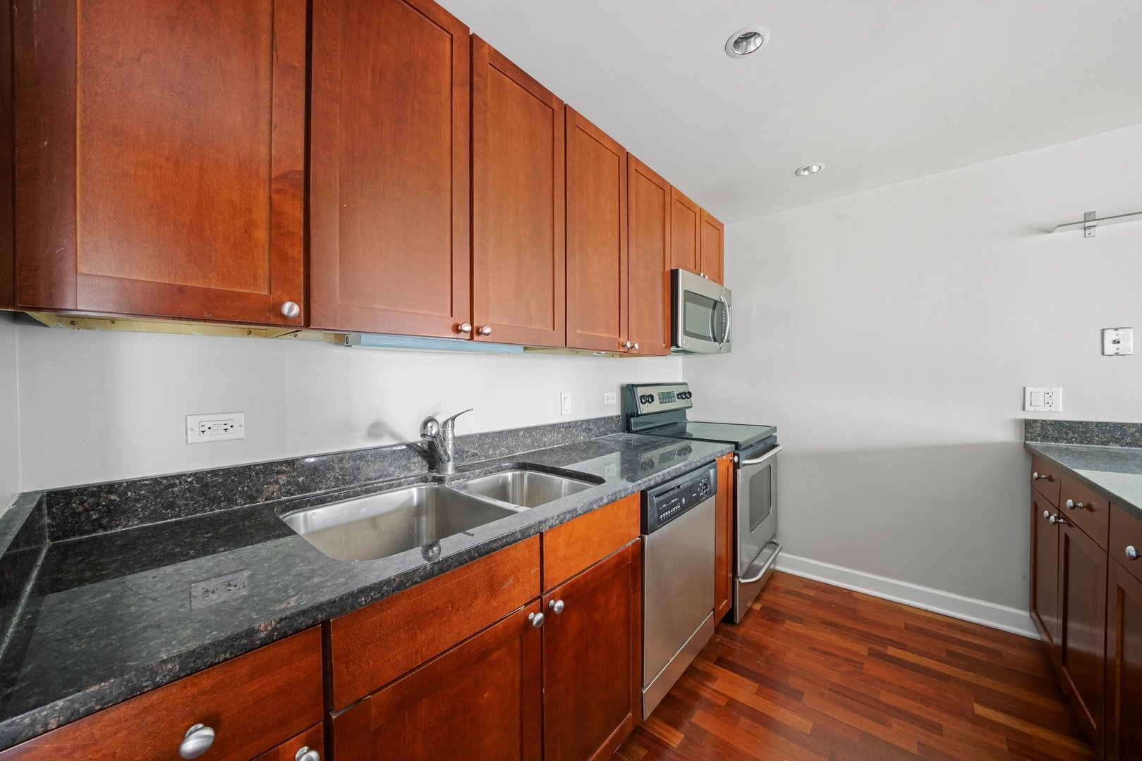30 E Huron Street Unit: 1904