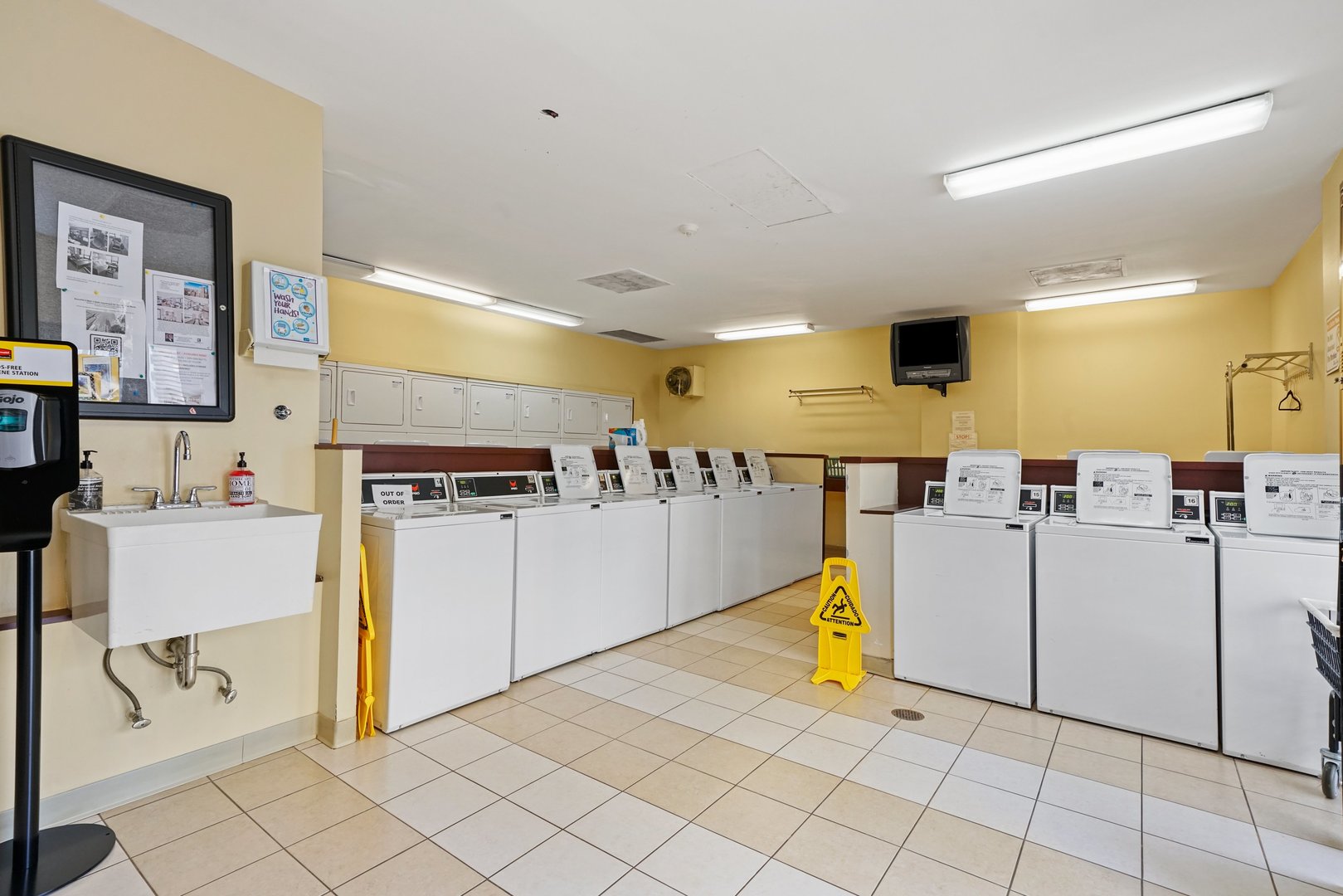 30 E Huron Street Unit: 1904