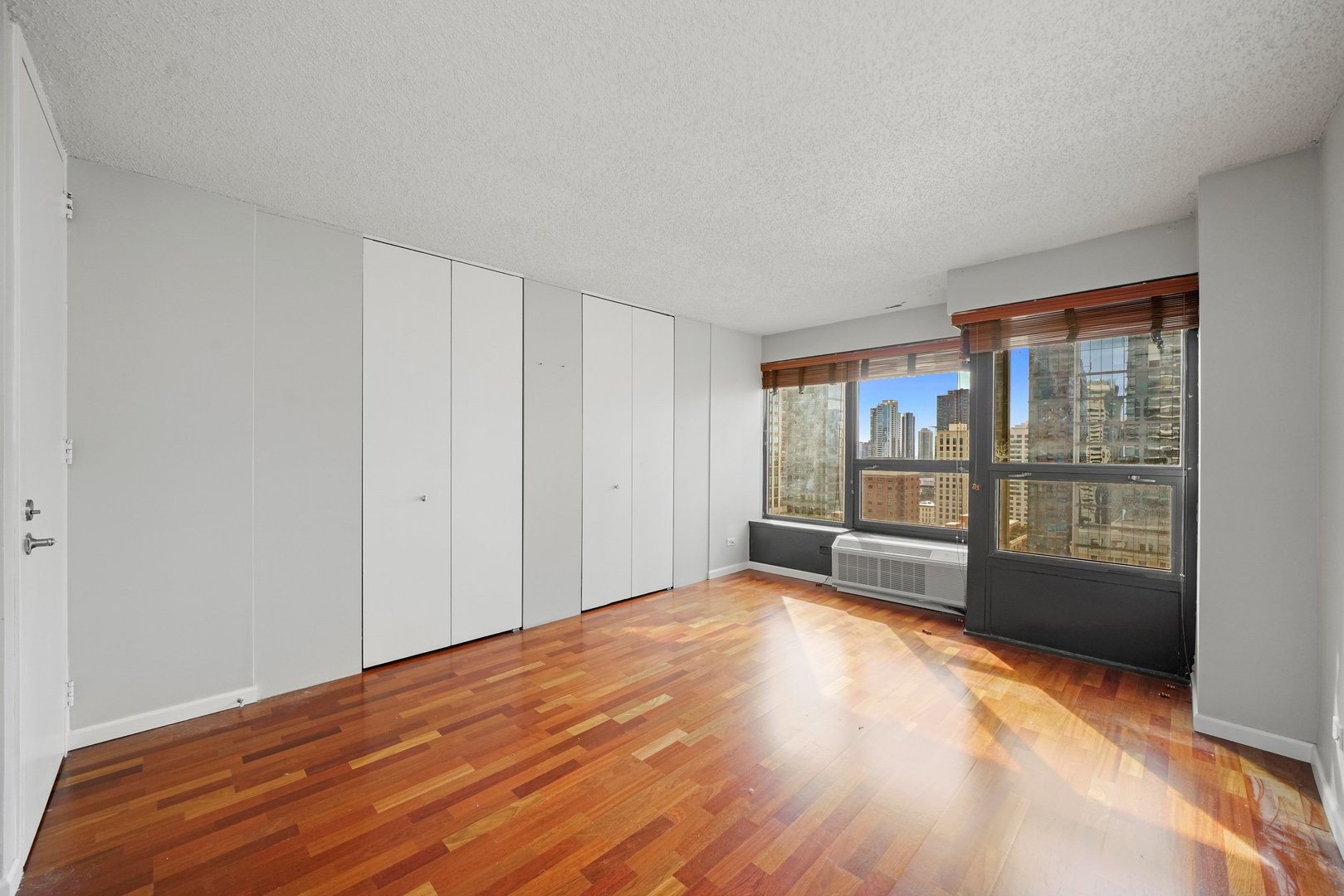 30 E Huron Street Unit: 1904