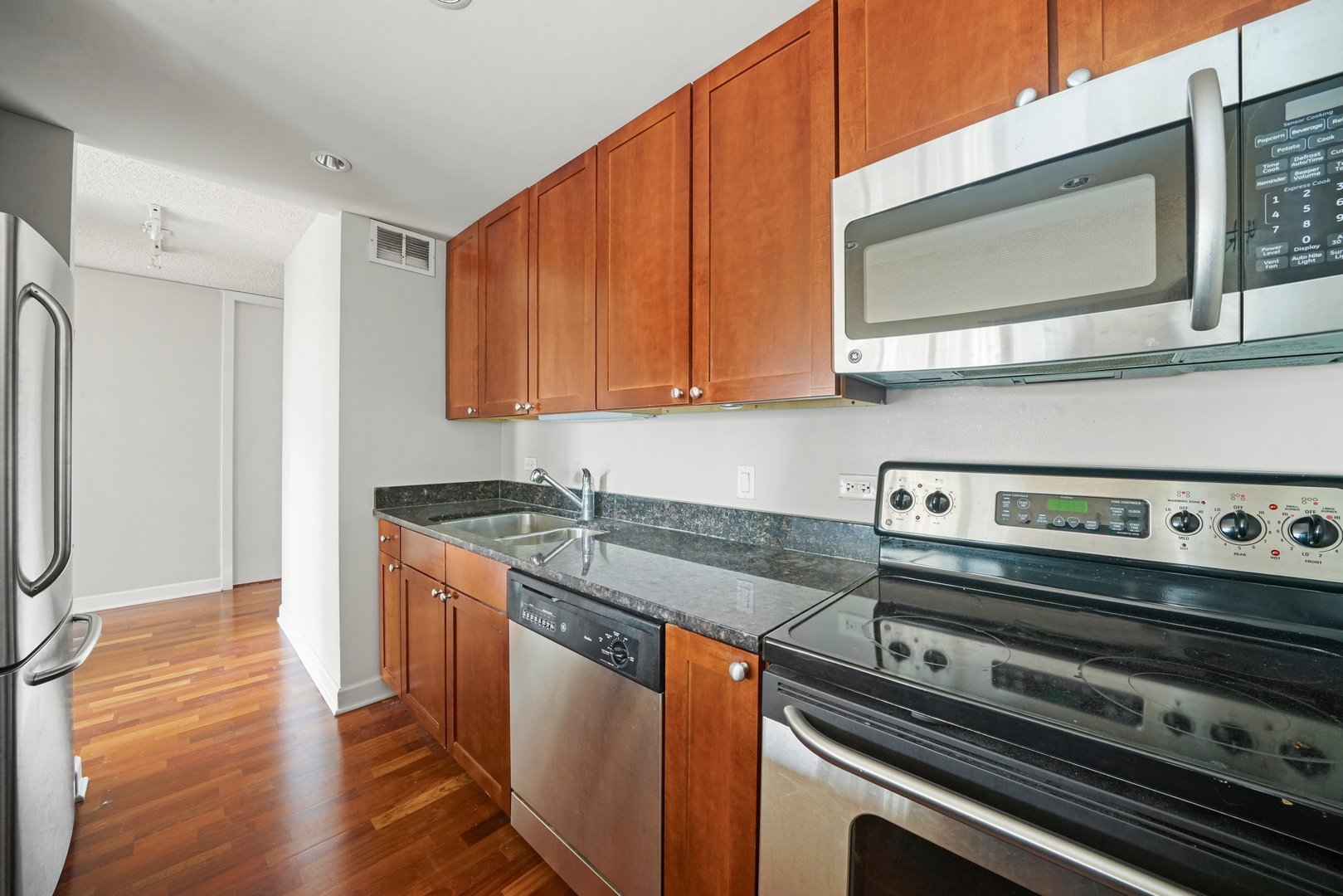 30 E Huron Street Unit: 1904