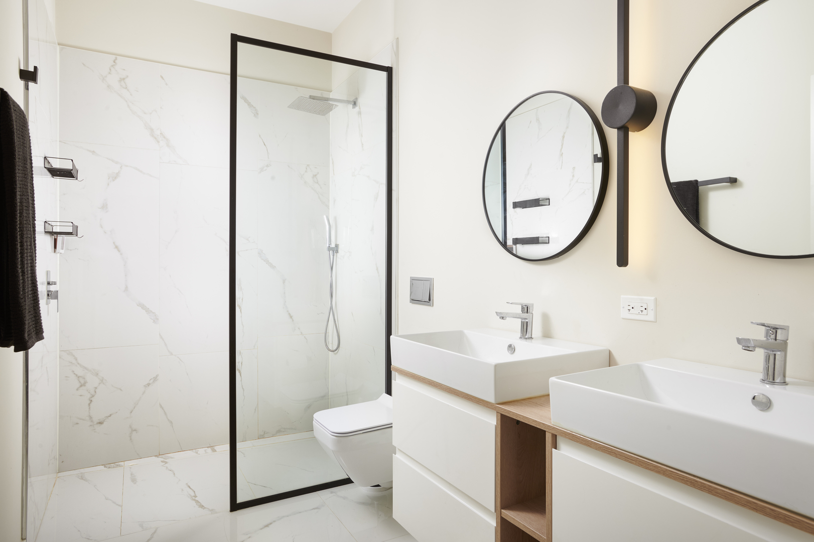 4153 W Melrose Avenue Unit: 1E