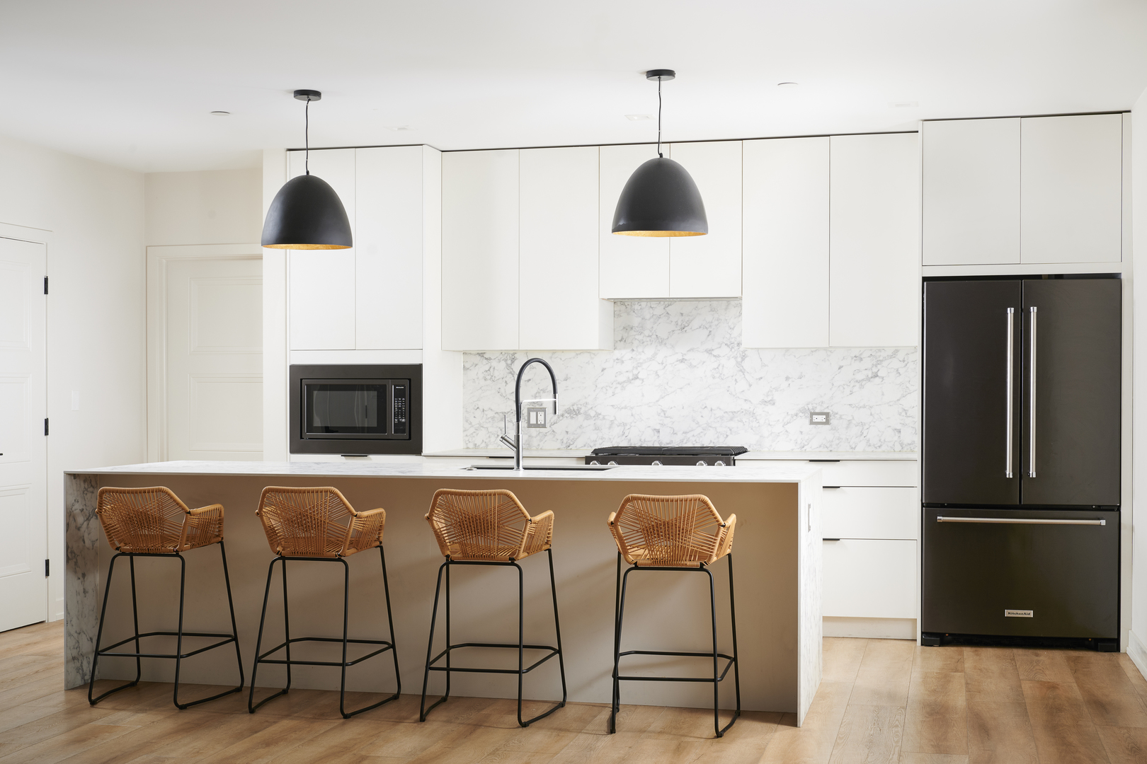 4153 W Melrose Avenue Unit: 1E