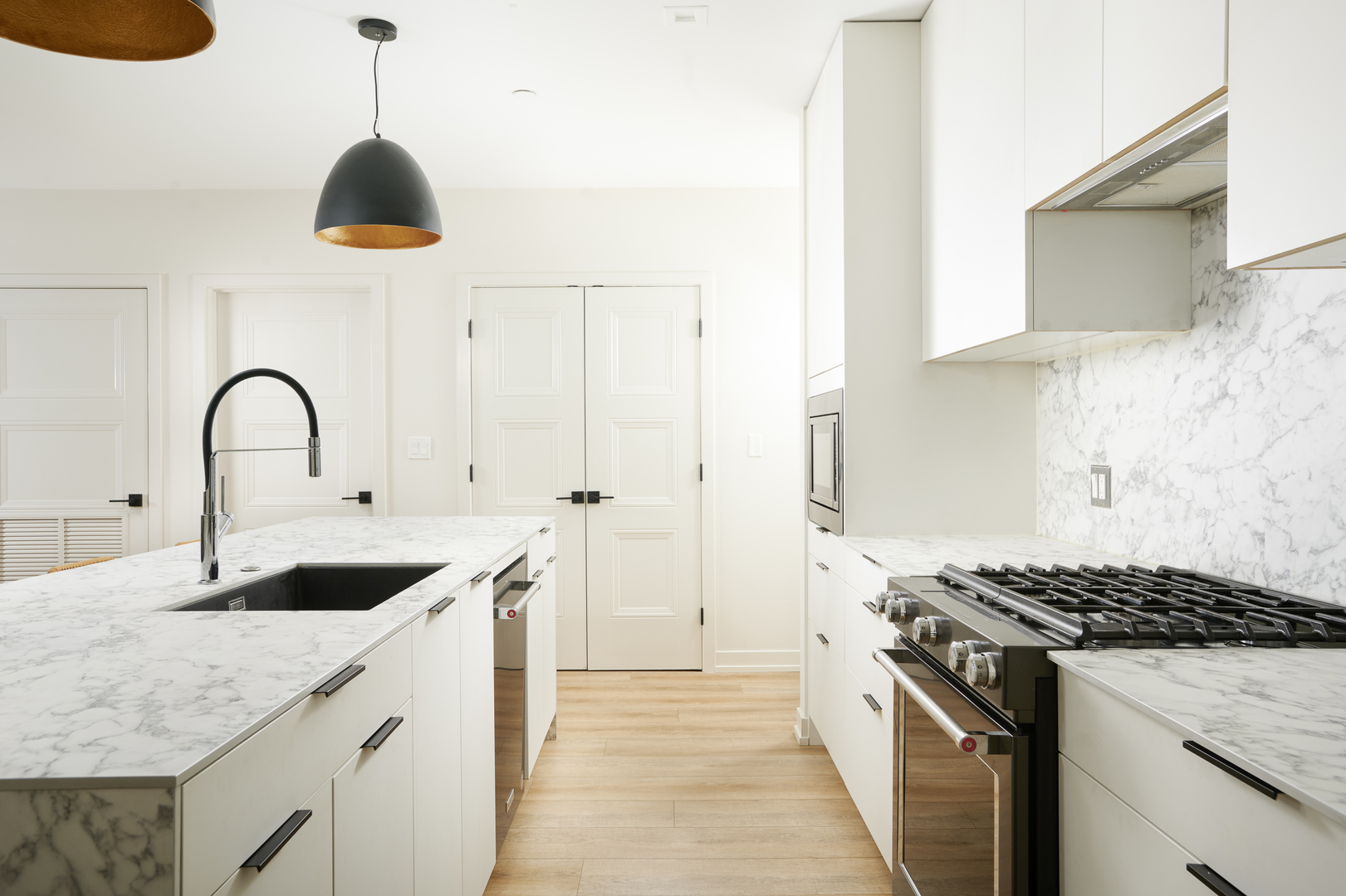 4153 W Melrose Avenue Unit: 1E