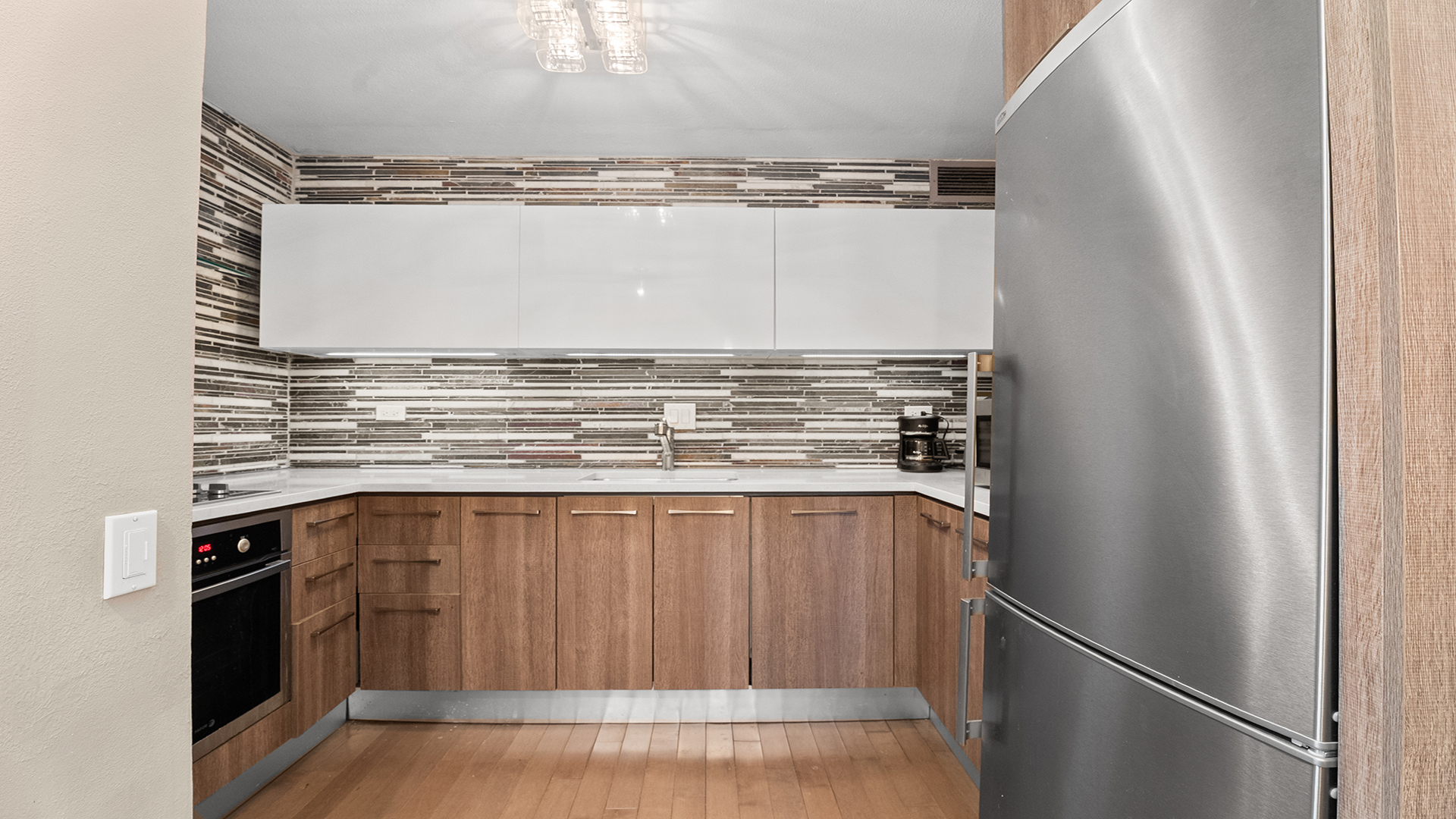 910 N Lake Shore Drive Unit: 1016