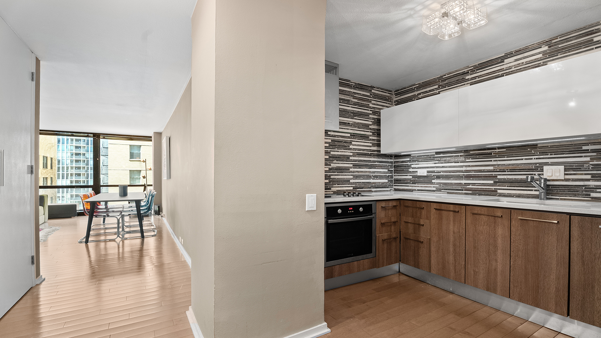 910 N Lake Shore Drive Unit: 1016