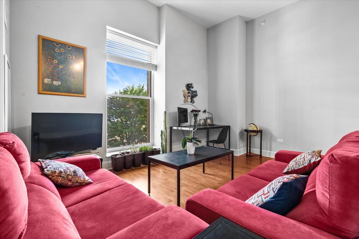 850 N Lake Shore Drive Unit: 408