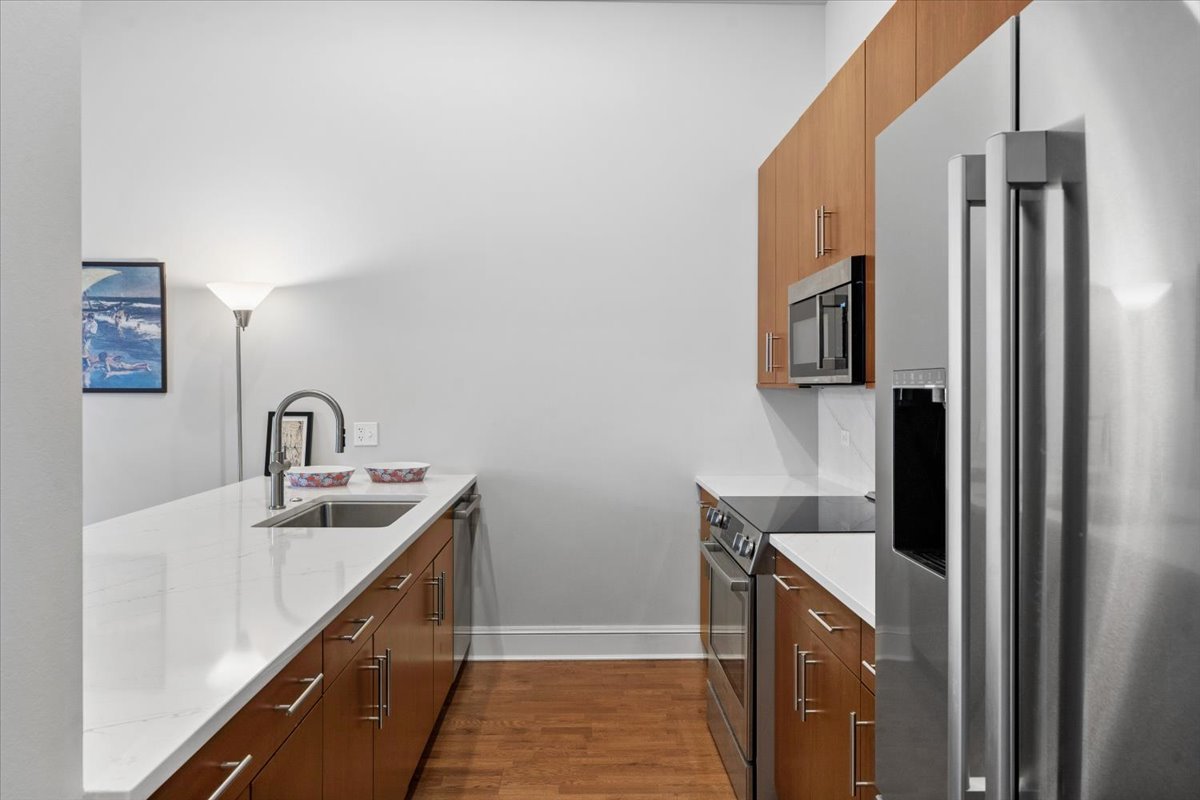 850 N Lake Shore Drive Unit: 408