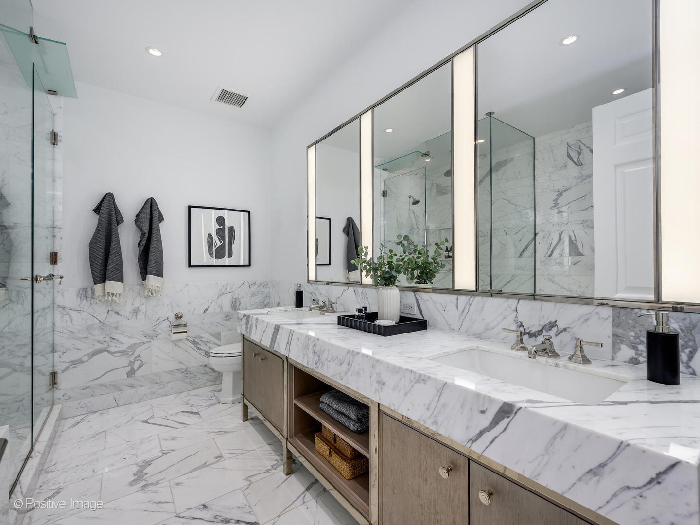 451 E Grand Avenue Unit: 4602