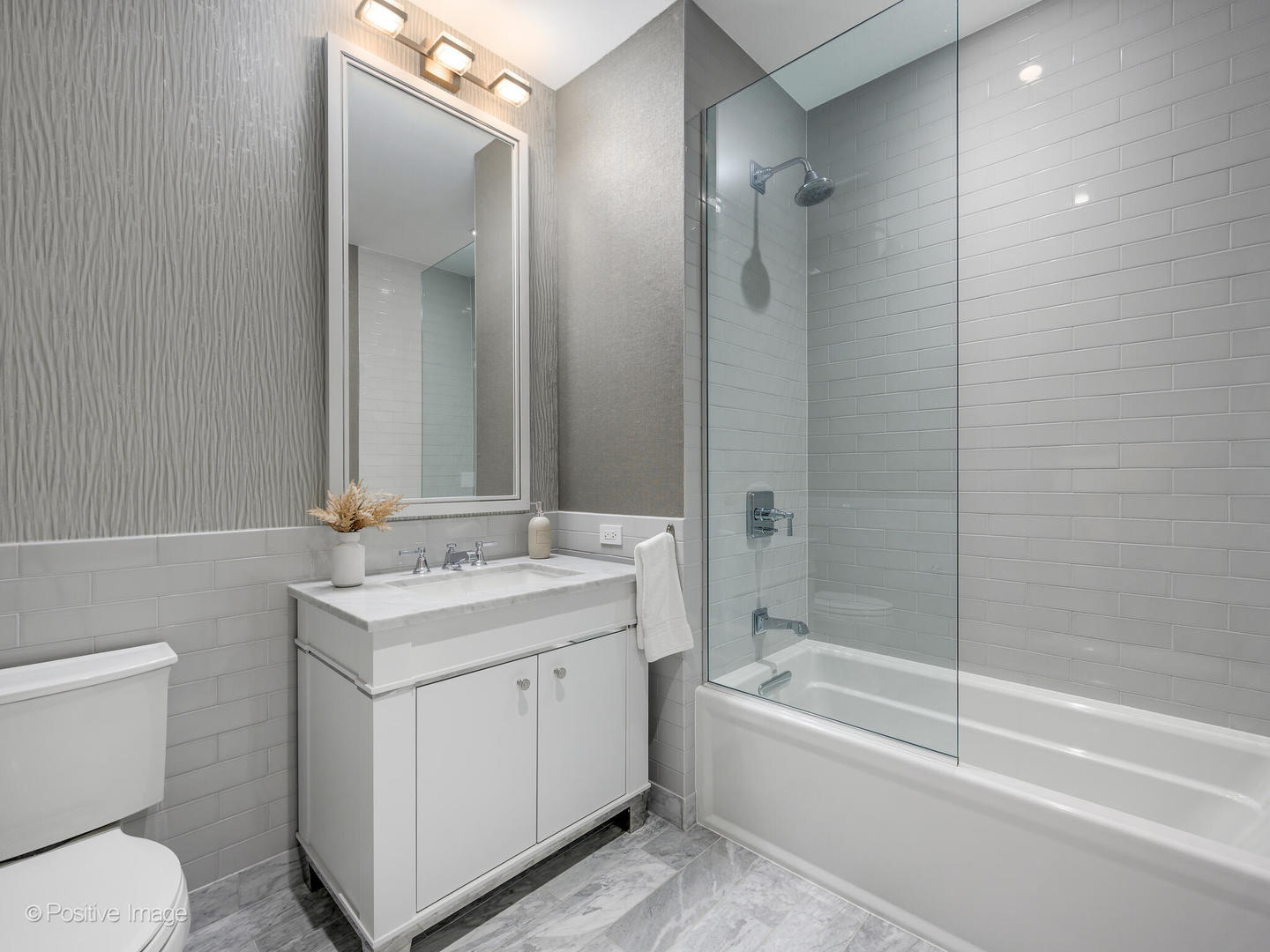 451 E Grand Avenue Unit: 4602