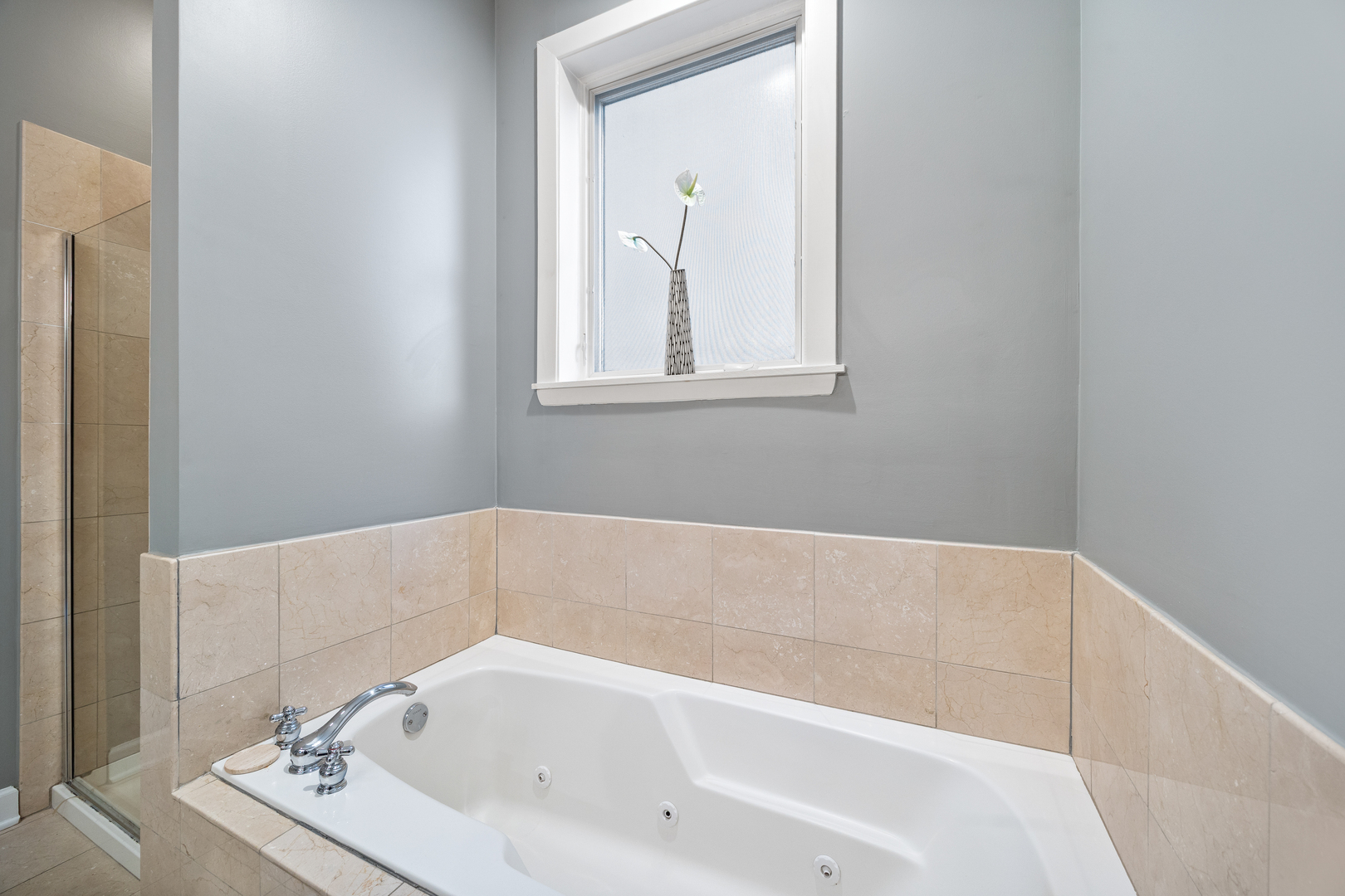 1740 W BELMONT Avenue Unit: 1R