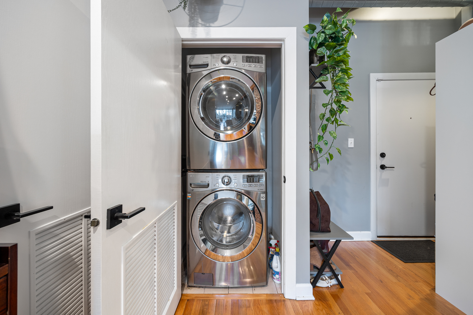 1740 W BELMONT Avenue Unit: 1R