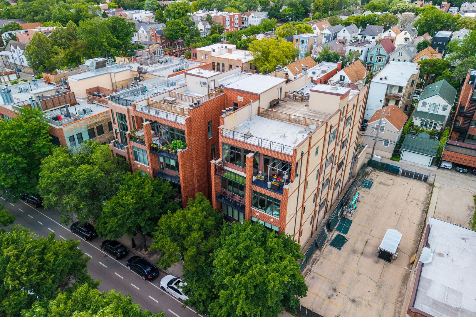 1740 W BELMONT Avenue Unit: 1R