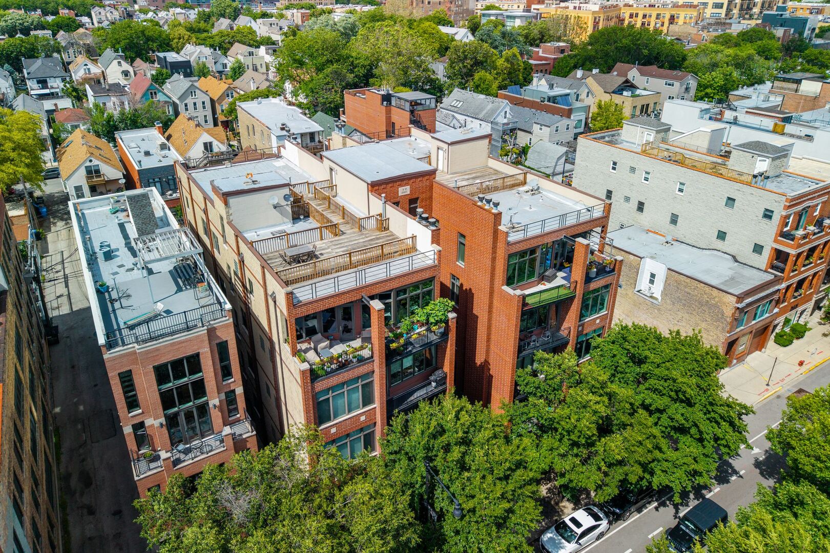 1740 W BELMONT Avenue Unit: 1R