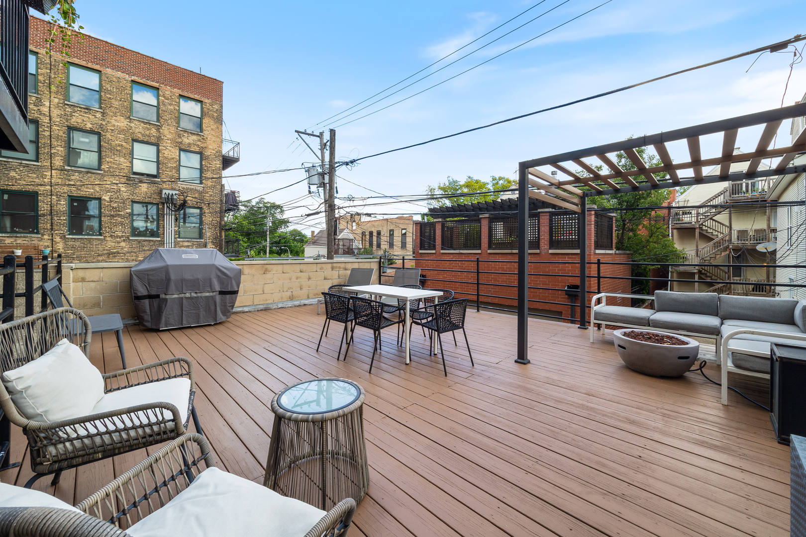 1740 W BELMONT Avenue Unit: 1R
